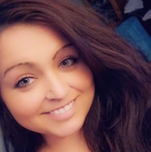 Meet your Posher, Cassandra